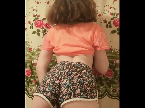 ❤️ Giovane pupa sexy fa uno striptease riprendendo i suoi pantaloncini alla telecamera ❤ Porno russoal it.hentaiser.ru ️❤