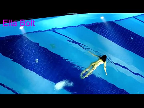❤️ Non posso smettere di guardare, giovane bionda catturata nuotare nuda nella piscina del resort ELLA BOLT ❤ Porno russoal it.hentaiser.ru ️❤