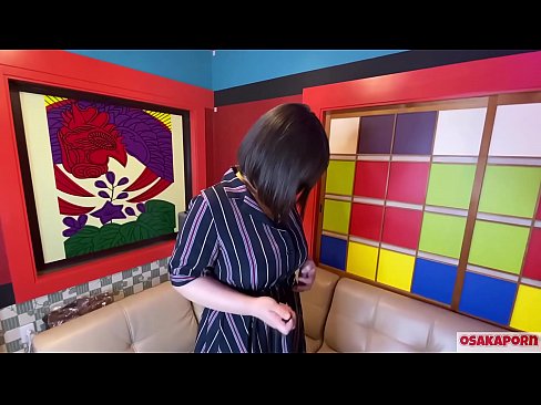 ❤️ Puttana giapponese con grandi tette si masturba con sex toys e ha un orgasmo. Parla in un'intervista della sua esperienza di scopata. Tette enormi e figa pelosa che geme forte. Osakaporn ❤ Porno russoal it.hentaiser.ru ️❤