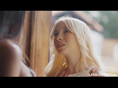 ❤️ Ragazza torna a casa qualche mese dopo e finisce per mangiare la figa della sua matrigna ❤ Porno russoal it.hentaiser.ru ️❤